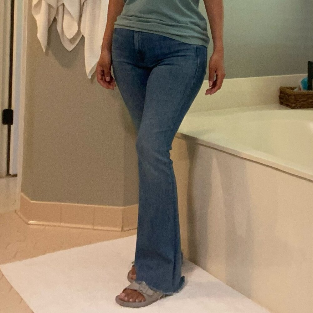 Mother Denim The Weekender Fray Jeans